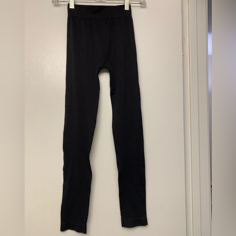 Nikibiki leggings NEW. One size.BLACK.Comfortable, sleek,seamless,stretchy.😀
